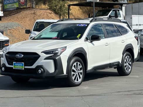 Used 2024 Subaru Outback Premium image 8