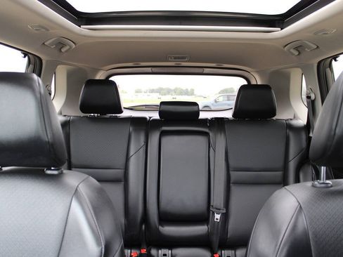 Used 2025 Nissan Rogue SV w/ SV Premium Package AWD/4WD image 14
