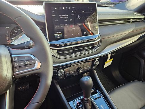 New 2026 Jeep Compass Trailhawk image 19