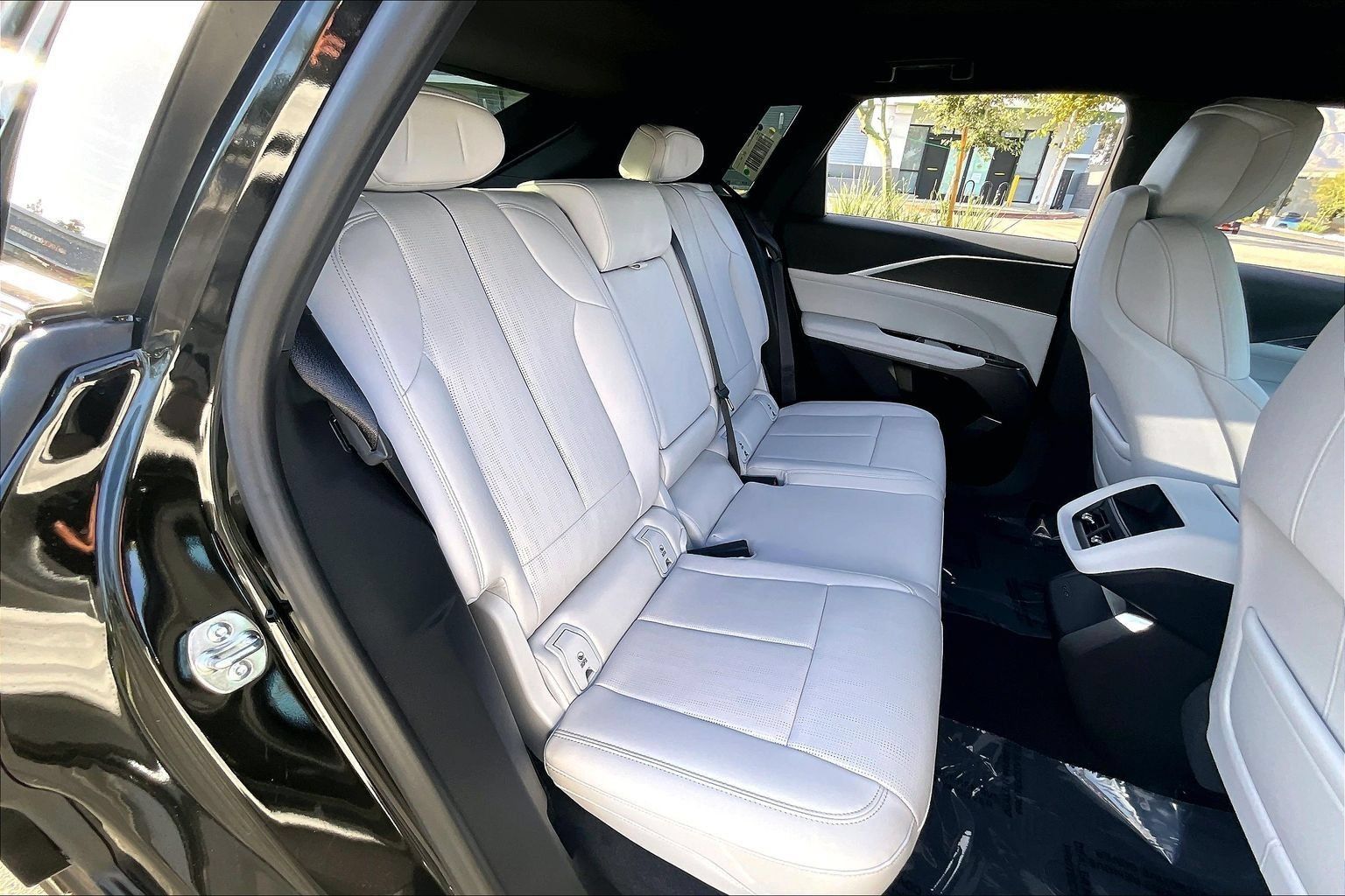 New 2026 Cadillac Lyriq Luxury w/ LPO, Floor Liner Package AWD/4WD image 29