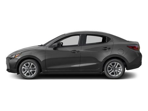 Used 2017 Toyota Yaris iA FWD image 6