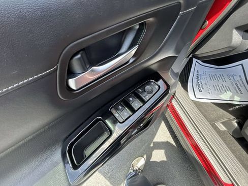 Certified 2022 Nissan Pathfinder SV FWD image 19