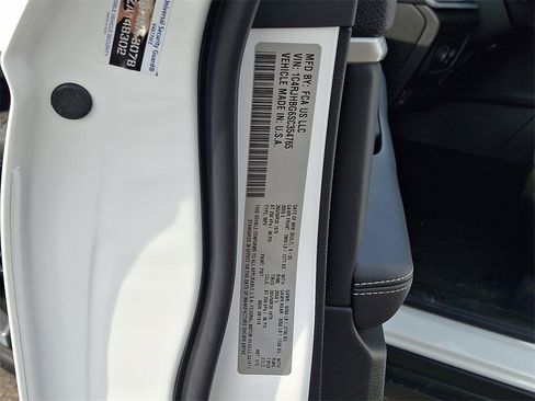 New 2025 Jeep Grand Cherokee Limited w/ Black Appearance Package image 19