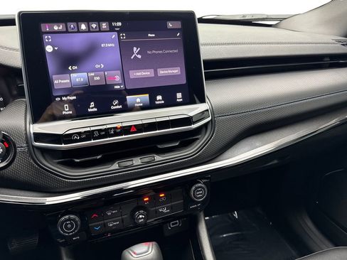 Used 2025 Jeep Compass Latitude w/ Altitude Special Edition image 60