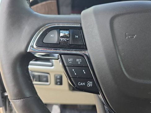 Certified 2021 Lincoln Navigator Reserve w/ Luxury Package AWD/4WD image 37