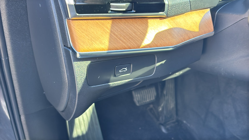 Certified 2024 Volvo XC90 B6 Plus w/ Protection Package Premier AWD/4WD image 15