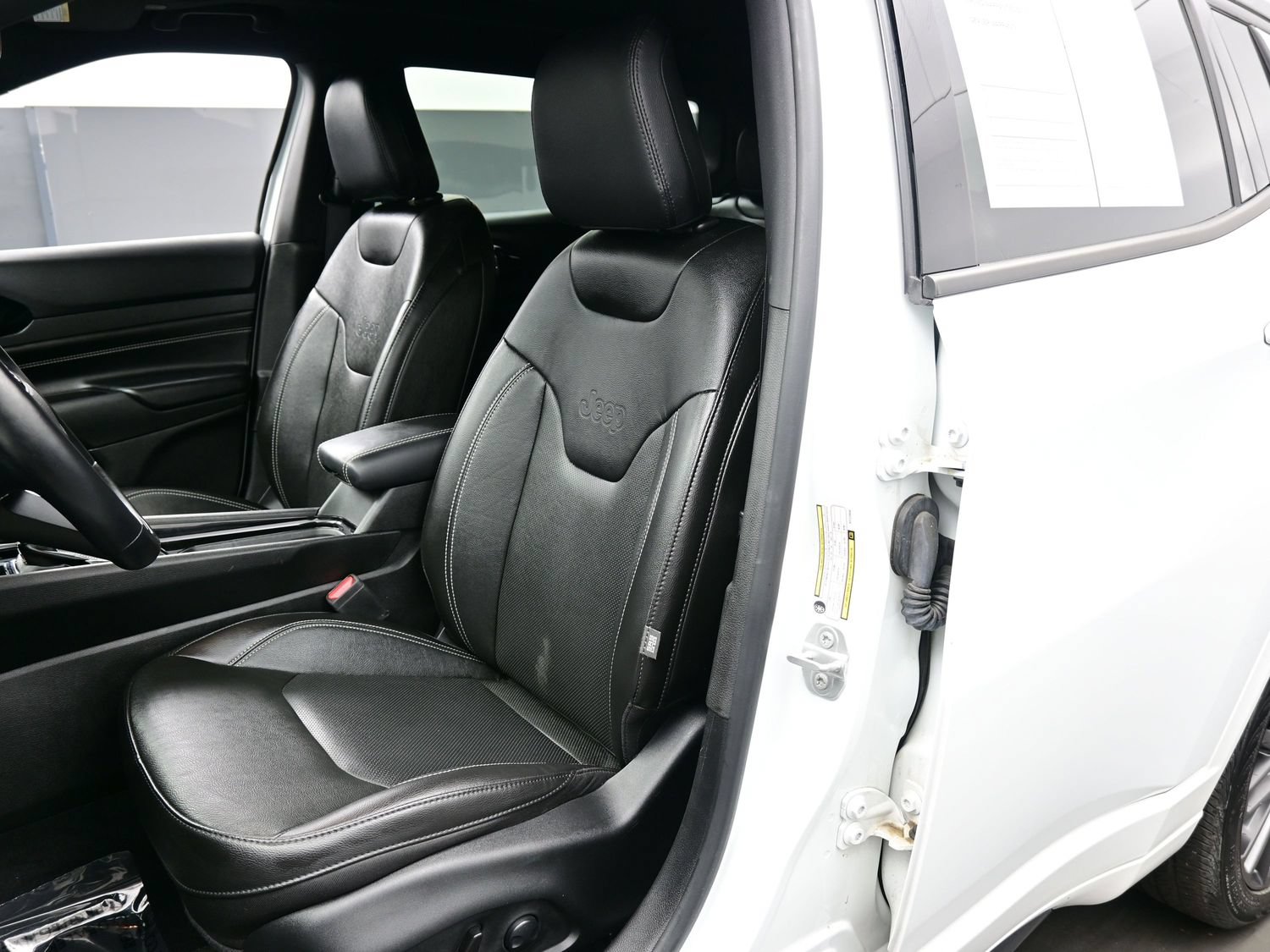 Used 2022 Jeep Compass High Altitude AWD/4WD image 16