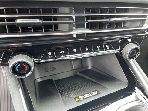 New 2026 Chevrolet Traverse LT w/ Sun and Wheel Package image 19