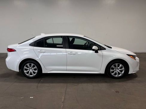 Used 2023 Toyota Corolla LE FWD image 2