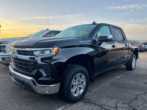 Used 2025 Chevrolet Silverado 1500 LT image 1