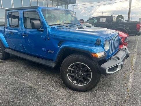 Used 2022 Jeep Gladiator Overland w/ Popular Equipment Package AWD/4WD image 2