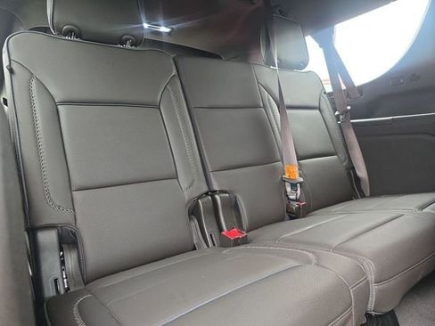 Used 2024 GMC Yukon XL Denali w/ Advanced Technology Package image 11