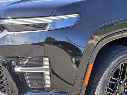 New 2026 Jeep Grand Wagoneer L Limited AWD/4WD image 6