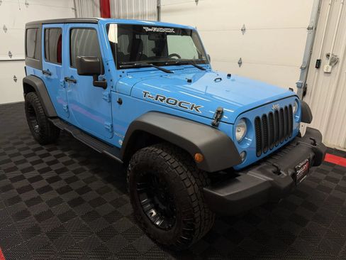 Used 2018 Jeep Wrangler Unlimited Sport S AWD/4WD image 9