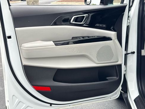 Used 2022 Kia Carnival SX image 29