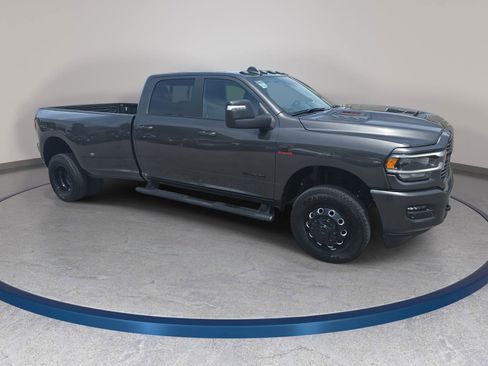 Used 2024 RAM 3500 Laramie w/ Night Edition AWD/4WD image 3
