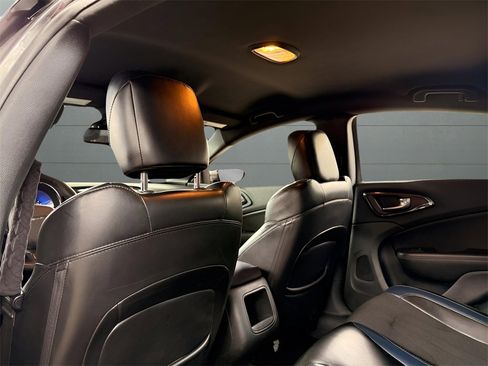 Used 2016 Chrysler 200 S image 18
