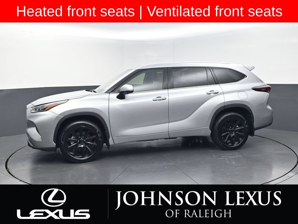 Used 2024 Toyota Highlander Limited AWD/4WD image 2
