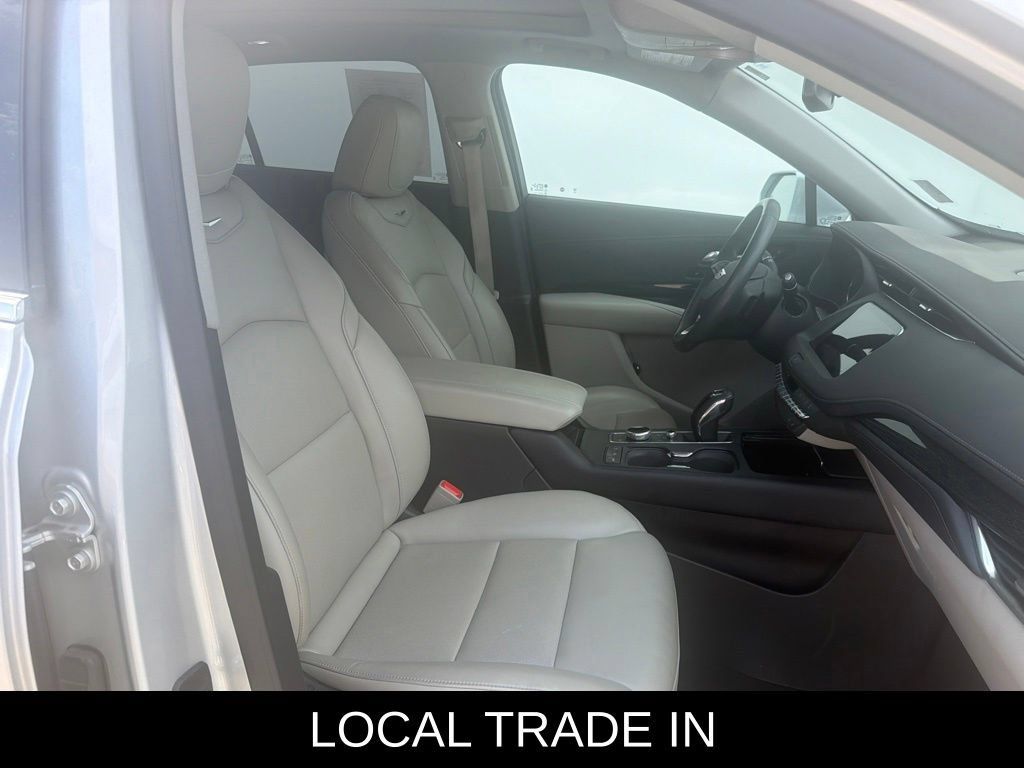 Used 2019 Cadillac XT4 Premium Luxury AWD/4WD image 17
