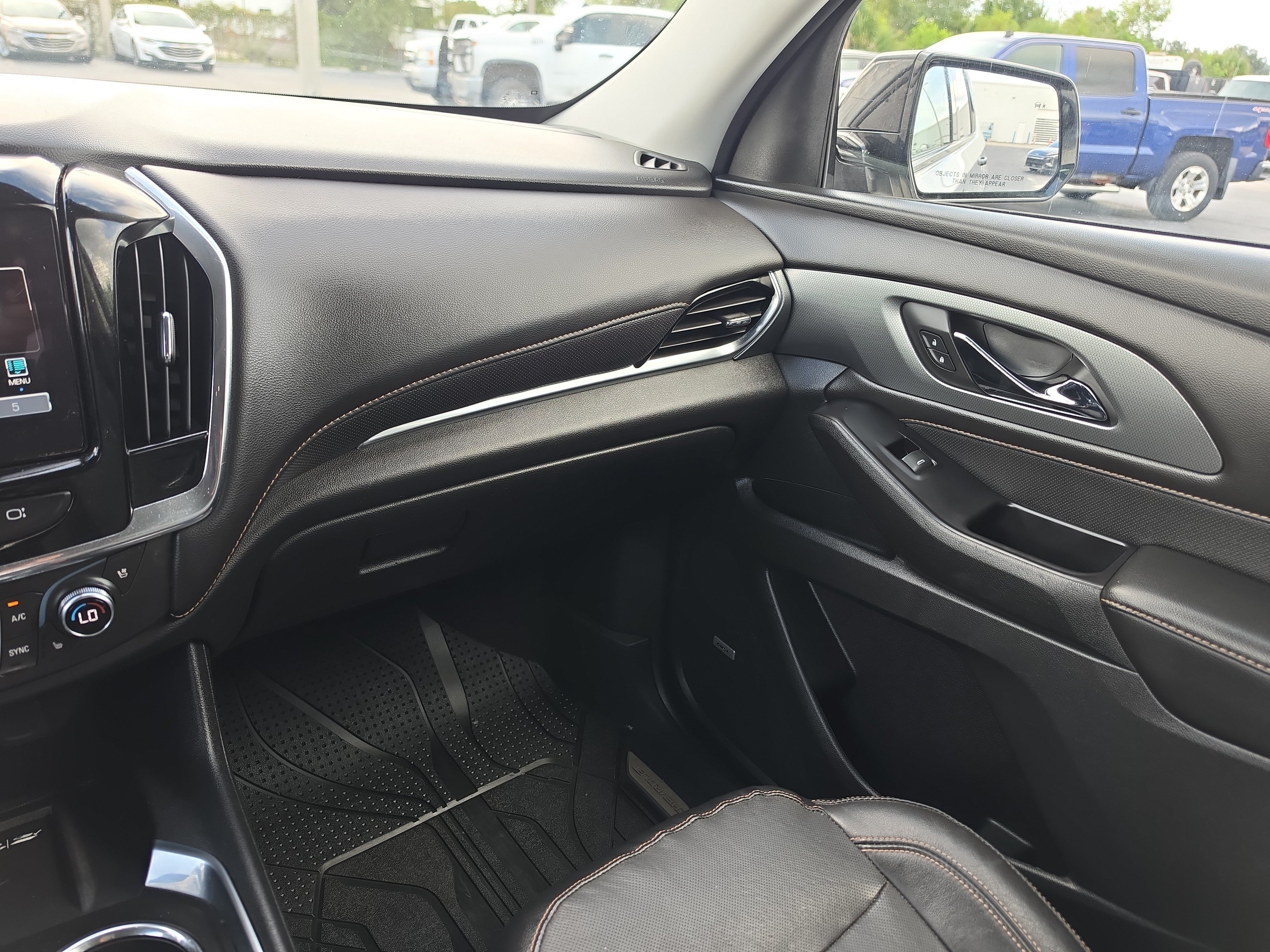 Certified 2019 Chevrolet Traverse Premier w/ Redline Edition AWD/4WD image 11