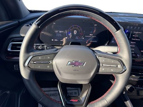 Used 2024 Chevrolet Traverse RS image 12