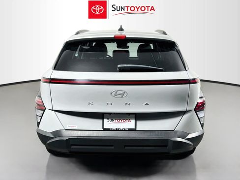 Used 2025 Hyundai Kona SEL FWD image 5