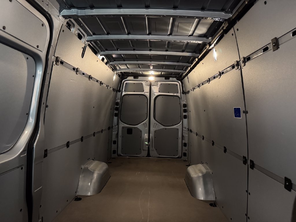 Used 2025 Mercedes-Benz Sprinter 3500 image 25