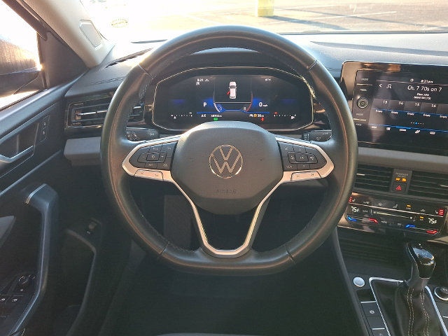 Used 2025 Volkswagen Jetta SE FWD image 19