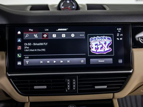 Used 2023 Porsche Cayenne image 33