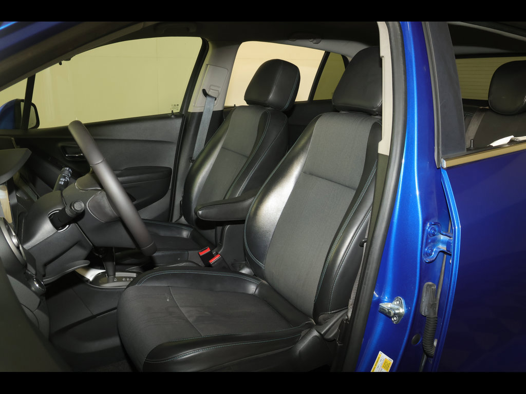Used 2016 Chevrolet Trax LT w/ LT Convenience Package FWD image 16