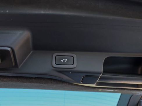 Used 2014 Land Rover Range Rover Sport HSE image 23