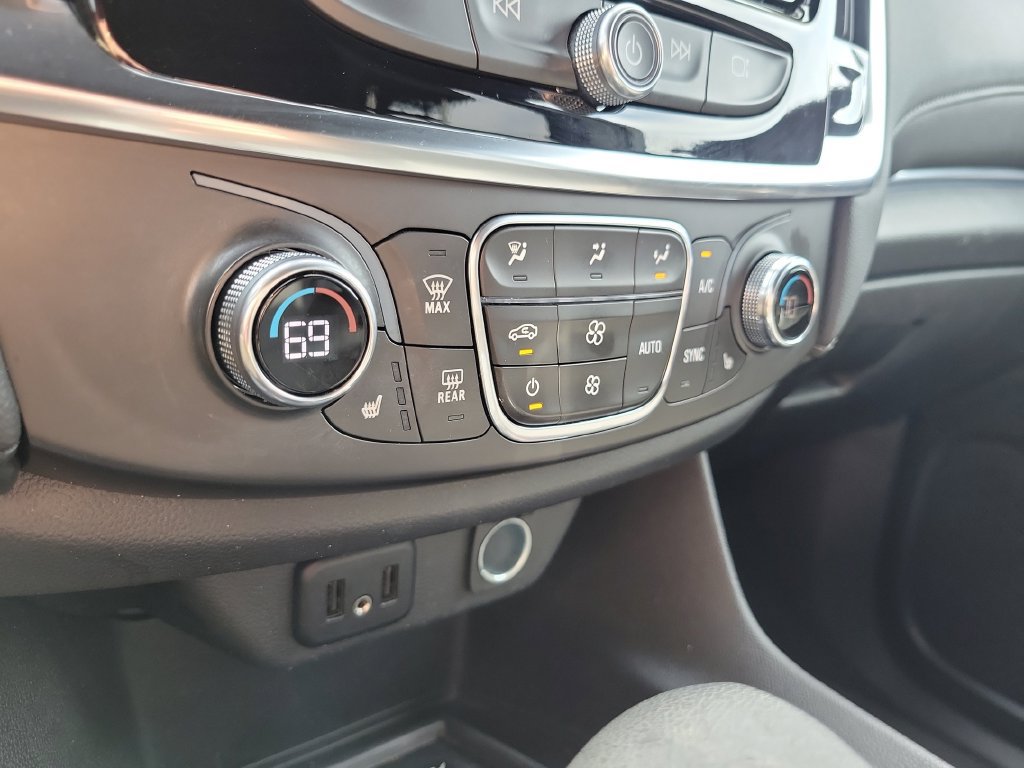 Used 2023 Chevrolet Traverse LT FWD image 29