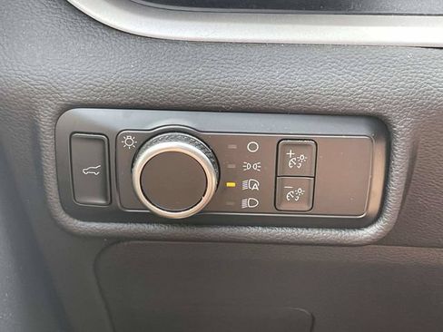 Certified 2024 Ford Explorer XLT RWD image 27