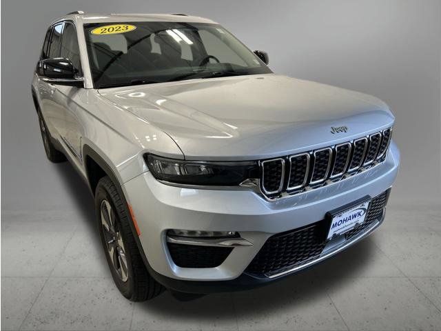 Used 2023 Jeep Grand Cherokee 4WD 4xe image 8