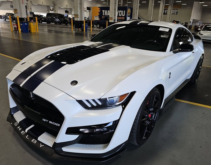 Used 2022 Ford Mustang Shelby GT500 w/ Technology Package RWD image 1