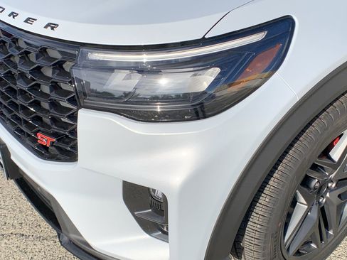 New 2026 Ford Explorer ST w/ Sun And Sound Package image 11