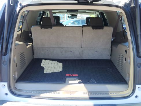 Used 2017 GMC Yukon XL SLT w/ Open Road Package image 15