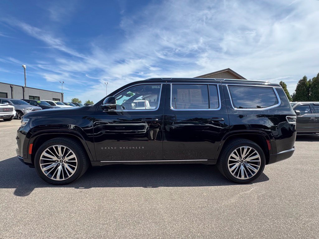 Used 2022 Jeep Grand Wagoneer Series III w/ Rear-Seat Entertainment Group AWD/4WD image 12
