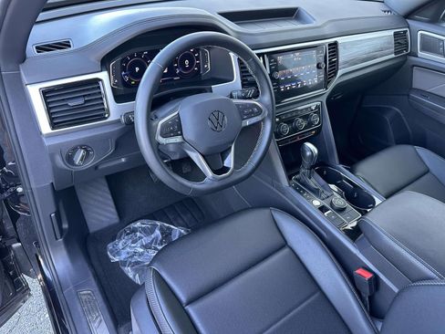 Used 2023 Volkswagen Atlas Cross Sport SE w/ Black Wheel Package AWD/4WD image 9