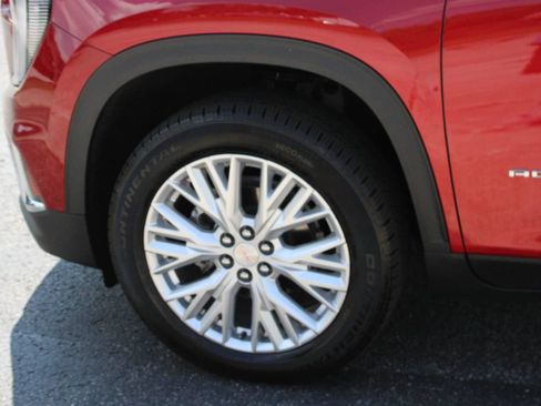 Used 2026 GMC Acadia Elevation w/ Elevation Premium Package FWD image 10