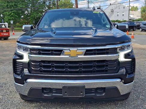 Used 2023 Chevrolet Silverado 1500 LT AWD/4WD image 2