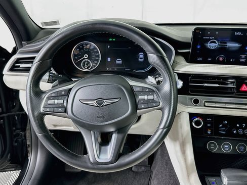 Used 2025 Genesis G70 2.5T RWD image 18