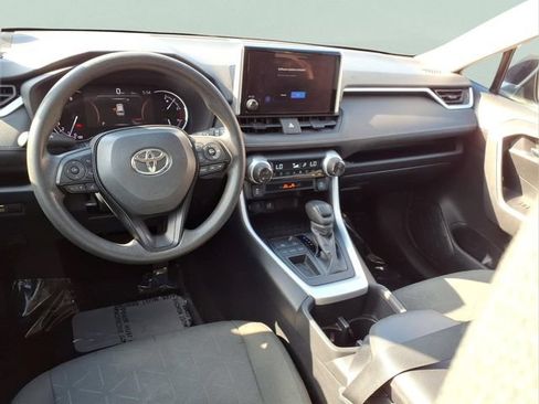Used 2024 Toyota RAV4 XLE FWD image 5