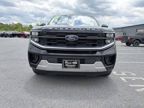 Used 2025 Ford Expedition Max Platinum w/ Driver's Package AWD/4WD image 9