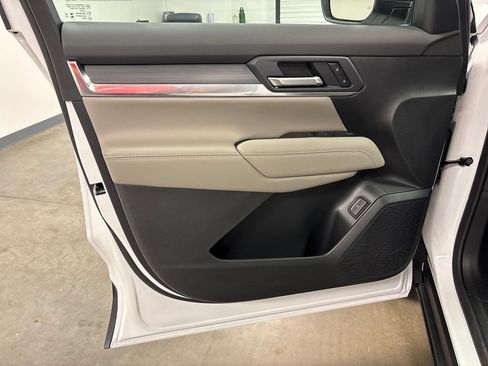 New 2027 GMC Terrain Elevation w/ Elevation Premium Package FWD image 20
