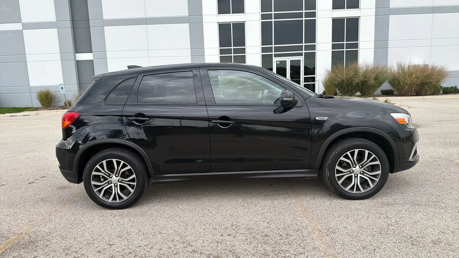 Used 2017 Mitsubishi Outlander Sport LE FWD image 4