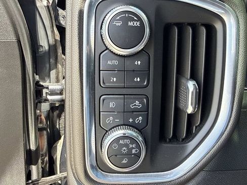 Used 2022 GMC Sierra 1500 SLT w/ SLT Premium Plus Package AWD/4WD image 31