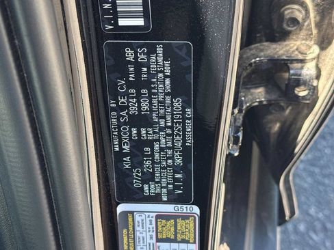 Certified 2025 Kia K4 EX FWD image 29