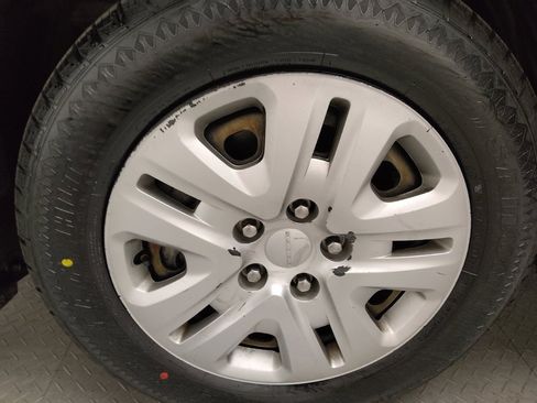 Used 2020 Dodge Journey SE image 31