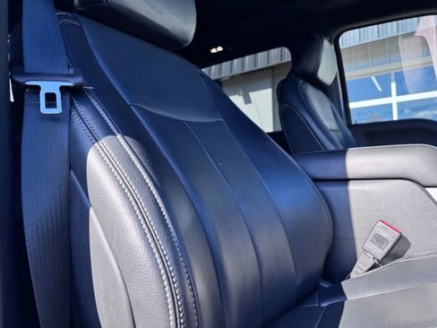 Used 2022 Ford F250 Lariat w/ Black Appearance Package image 14